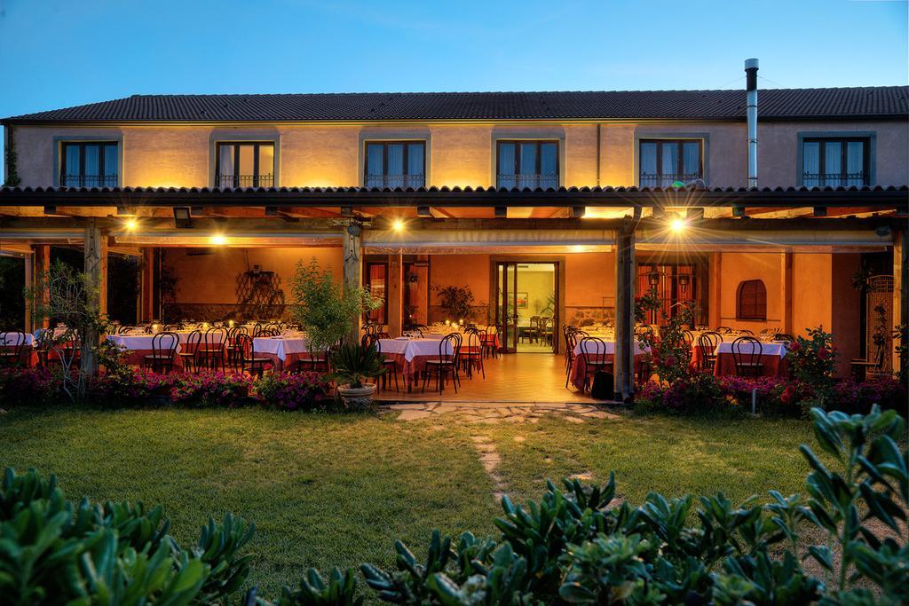 Agriturismo Biologico Corte Aragonese Santa Maria di Licodia Exterior foto