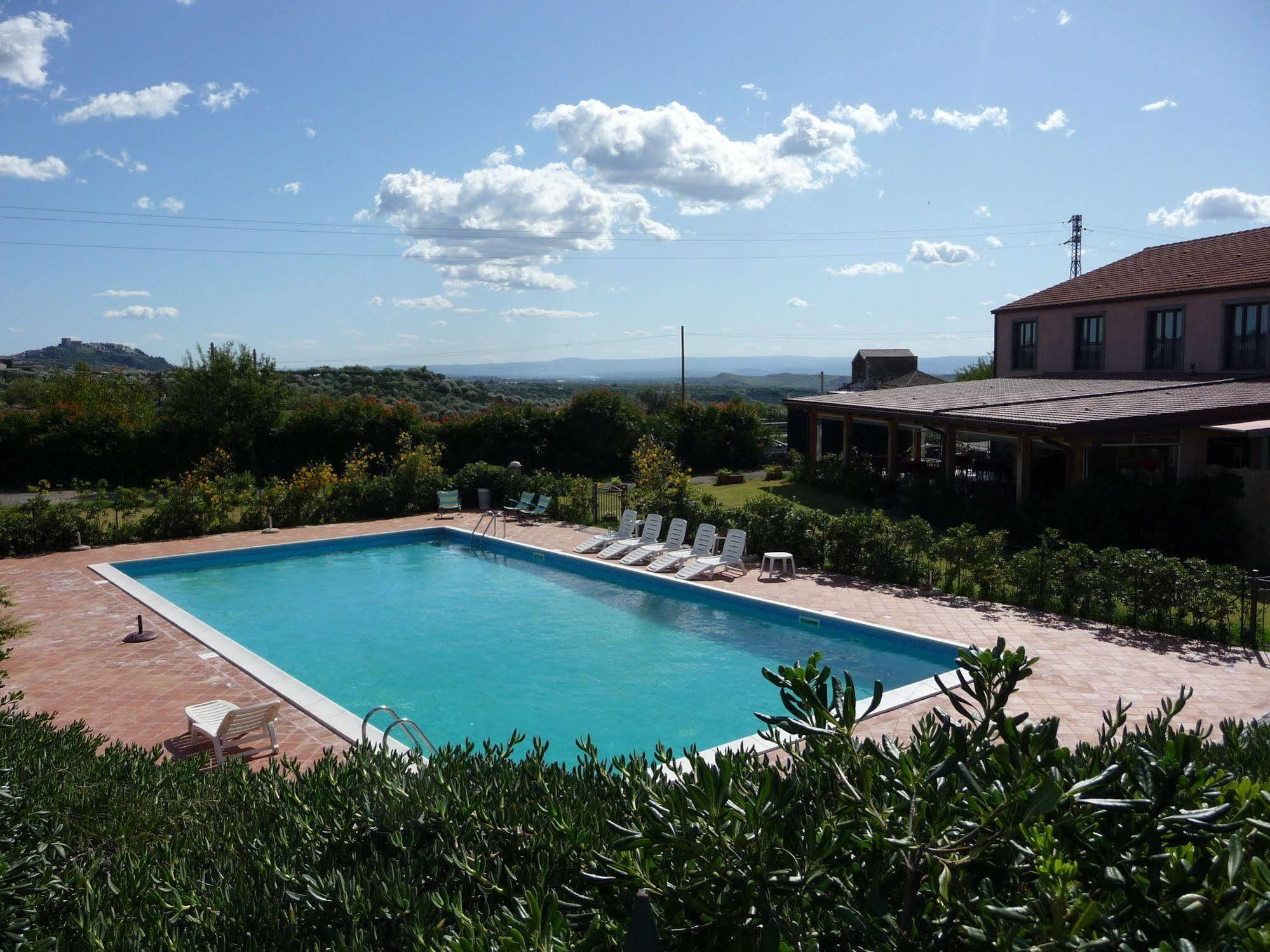 Agriturismo Biologico Corte Aragonese Santa Maria di Licodia Exterior foto